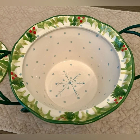 Temp-tations Hometown Christmas 1.5 QT Crock - Picture 4 of 11